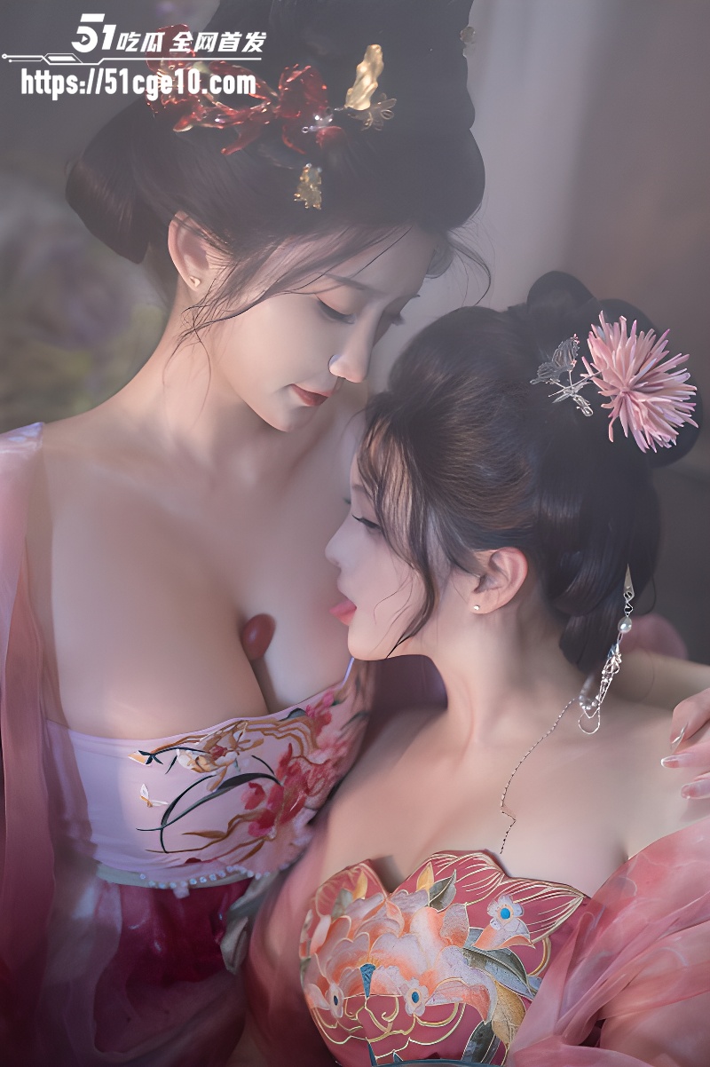 极品福利姬 星澜 与 Natsuko夏夏子 大尺度双人写真1