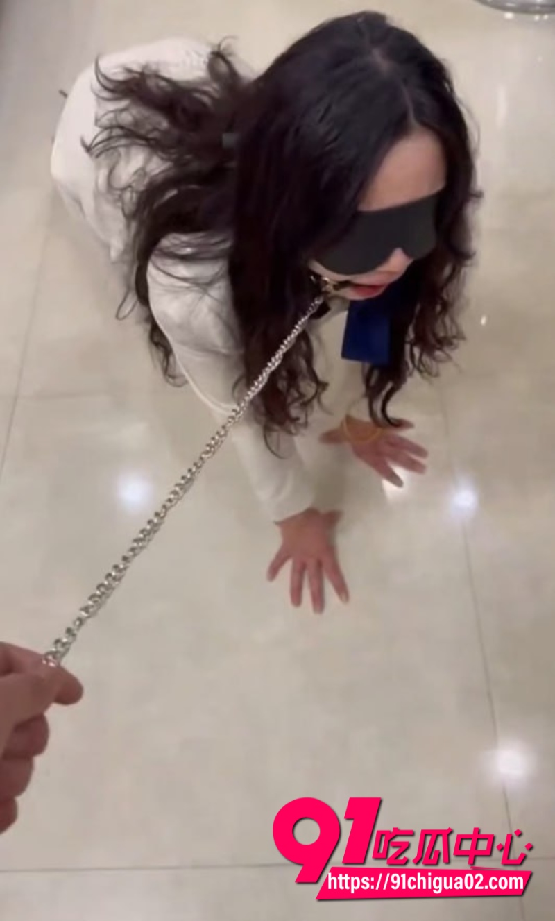 会喷水的亲姐姐海角社区乱伦大神狗链调教口塞姐姐1 会喷水的亲姐姐海角社区乱伦大神狗链调教口塞姐姐1