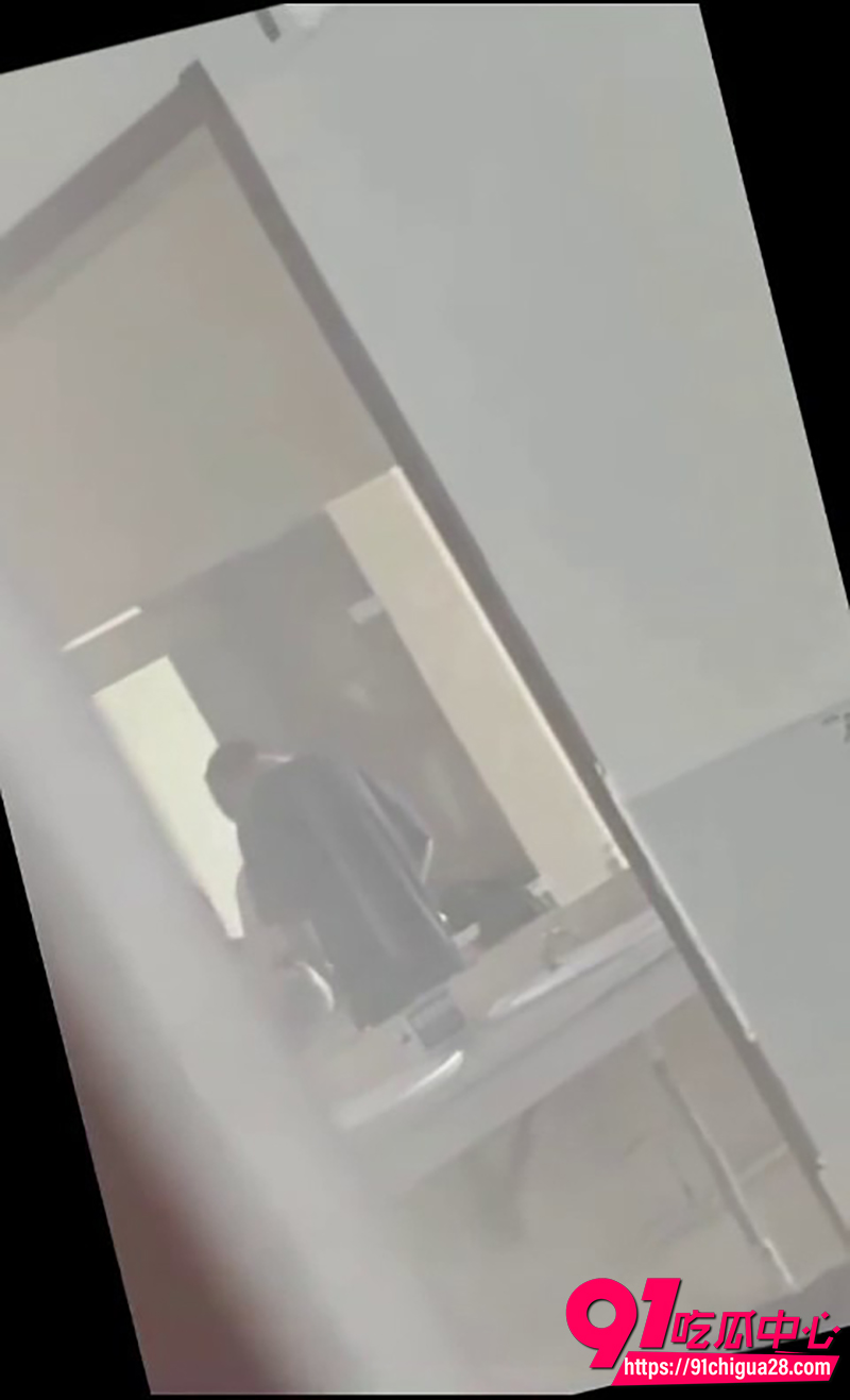 学校厕所开炮视频 7