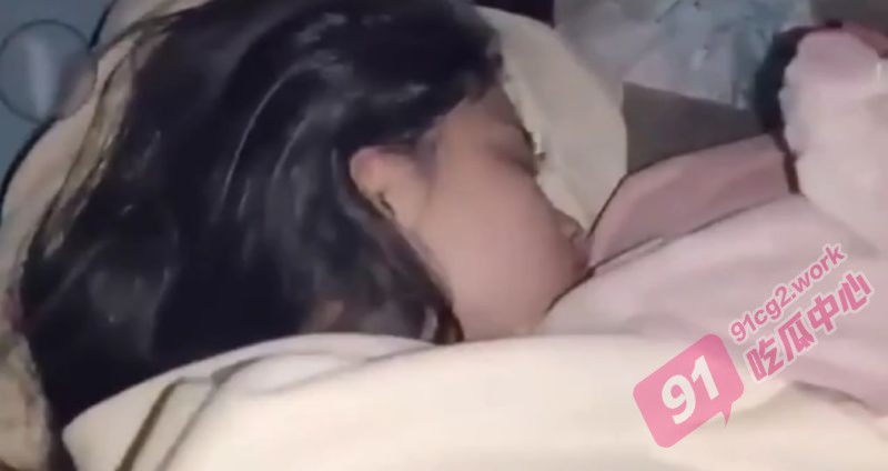 迷奸侄女 牛奶里下药无套操侄女内射 没想到竟然不是处女~ 太嫩太紧了 ！