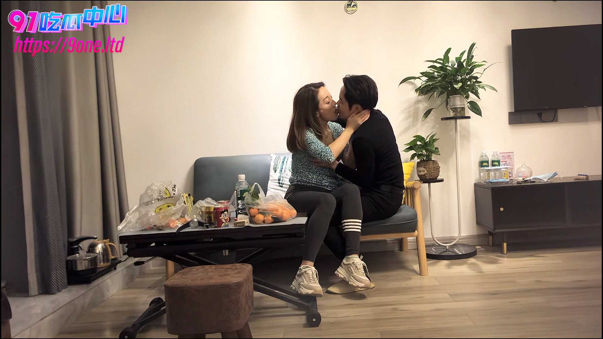 健身裤美少妇金屋藏娇 主动上位小奶狗不知所措！