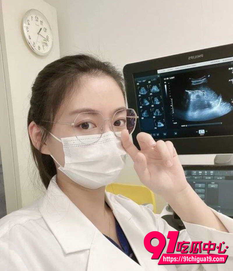 女医生陈悦琳酒店玩起三通一达 被两男调教的骚母狗没有一个洞闲着