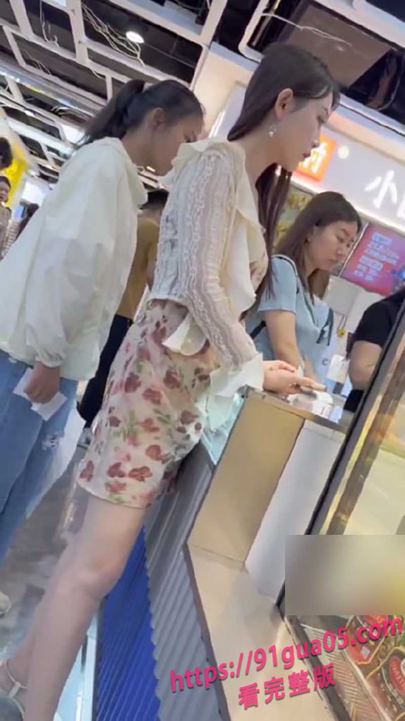 抄底大神商场抄底高清合集 骚内若隐若现让人垂怜！ 配图5