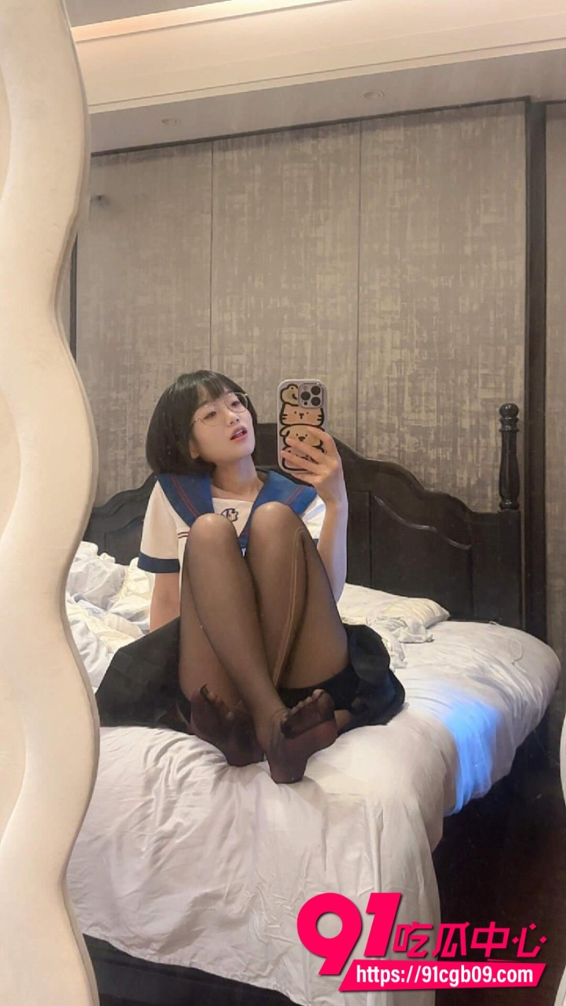 抖音眼镜反差少女 王胜利4