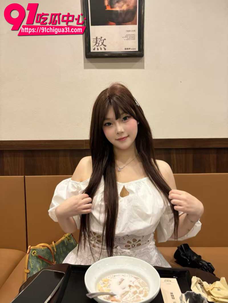 山东烟台女大学生张怡就读于常德文理学院在校期间下海卖淫视频曝光3