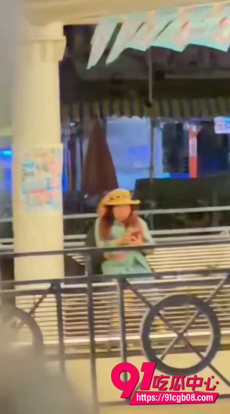 香港长洲码头惊现六旬男女上演活春宫3