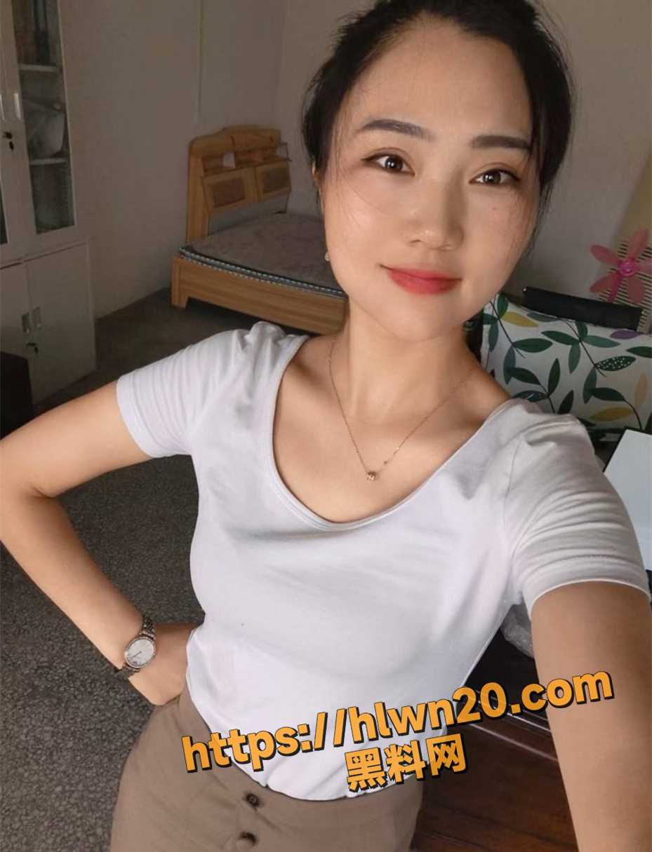 河南离异美少妇玩得是真花 胡彦平 不雅视频被曝光流出 离婚才能肆无忌惮的操逼！