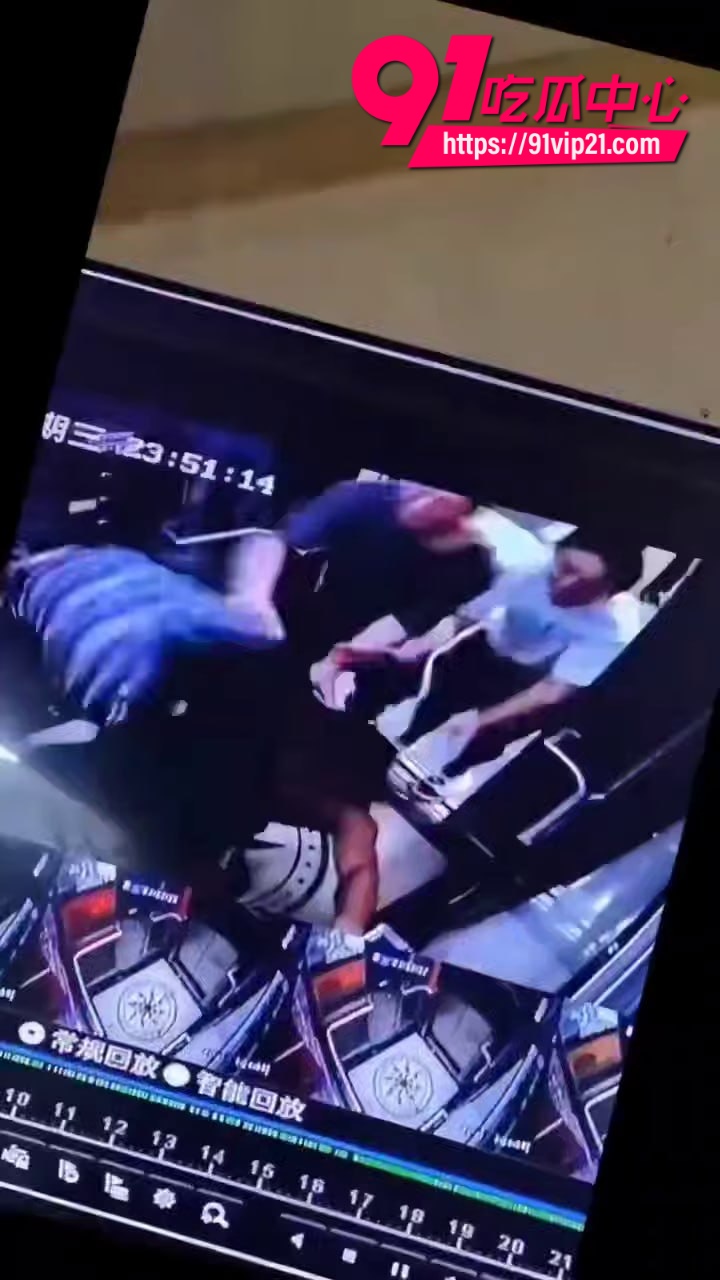 男健身房教练被群殴2 男健身房教练被群殴2