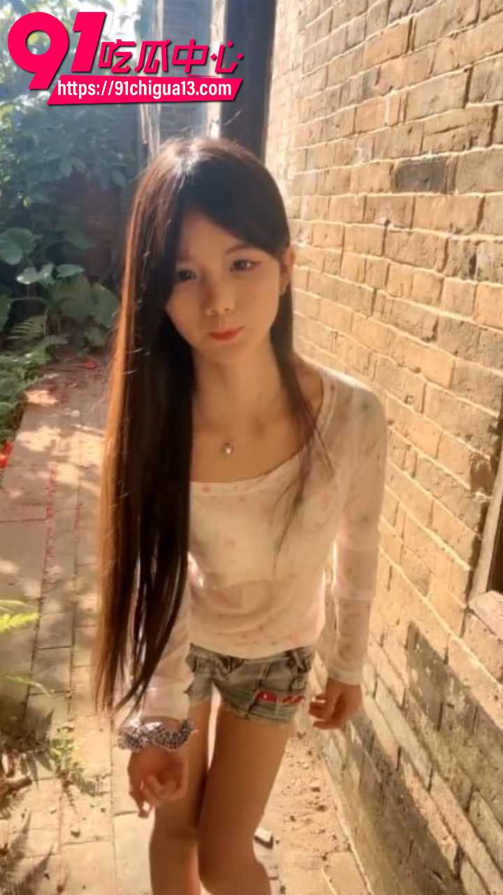 农村07年水嫩极品萝莉 户外跳蛋狂震骚逼 被油腻大叔舔到喷尺度炸裂