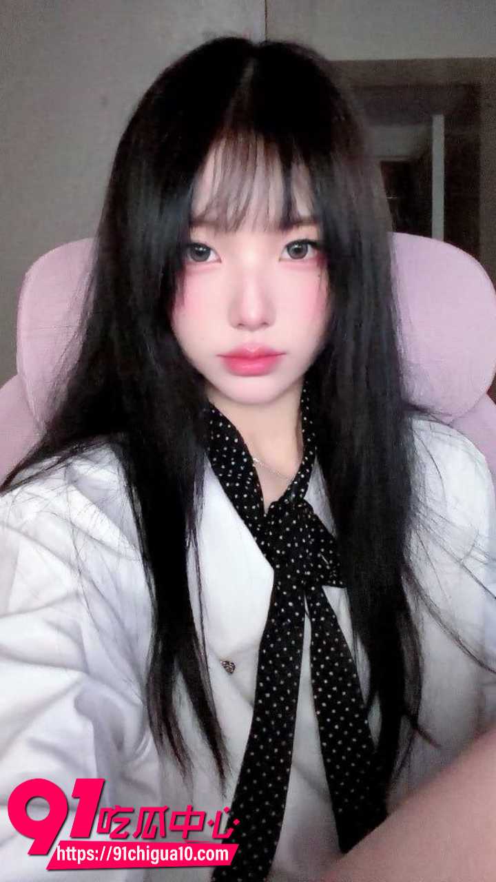 网黄白月光女神豹纹三点式自慰2 网黄白月光女神豹纹三点式自慰2