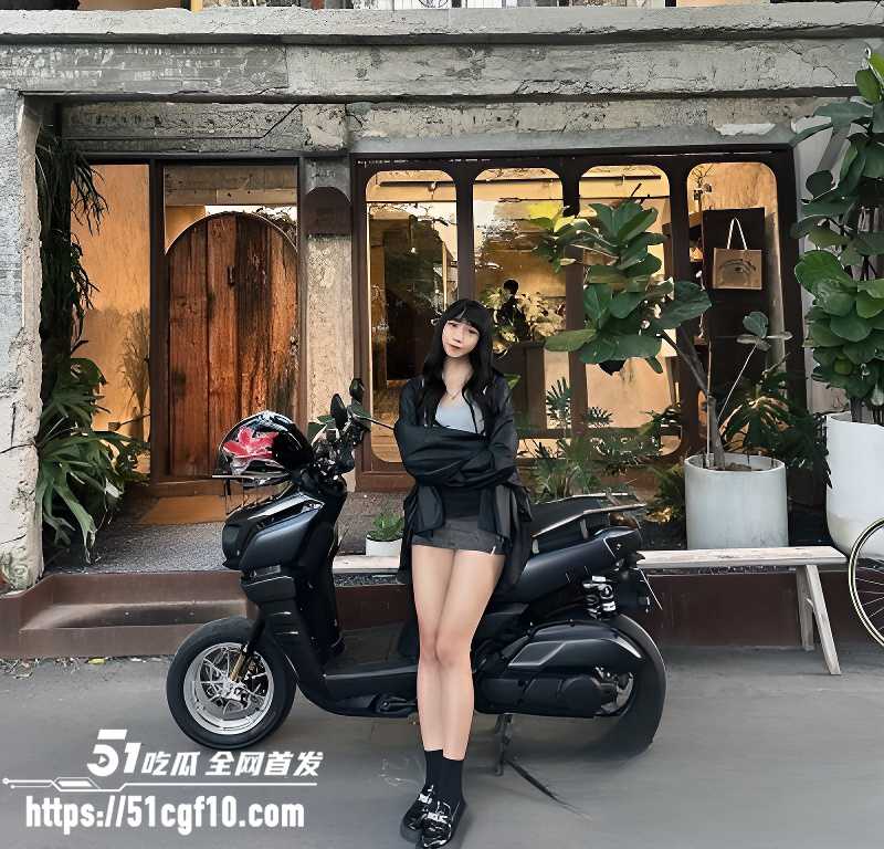 大长腿机车博主私密外流 1 大长腿机车博主私密外流 1