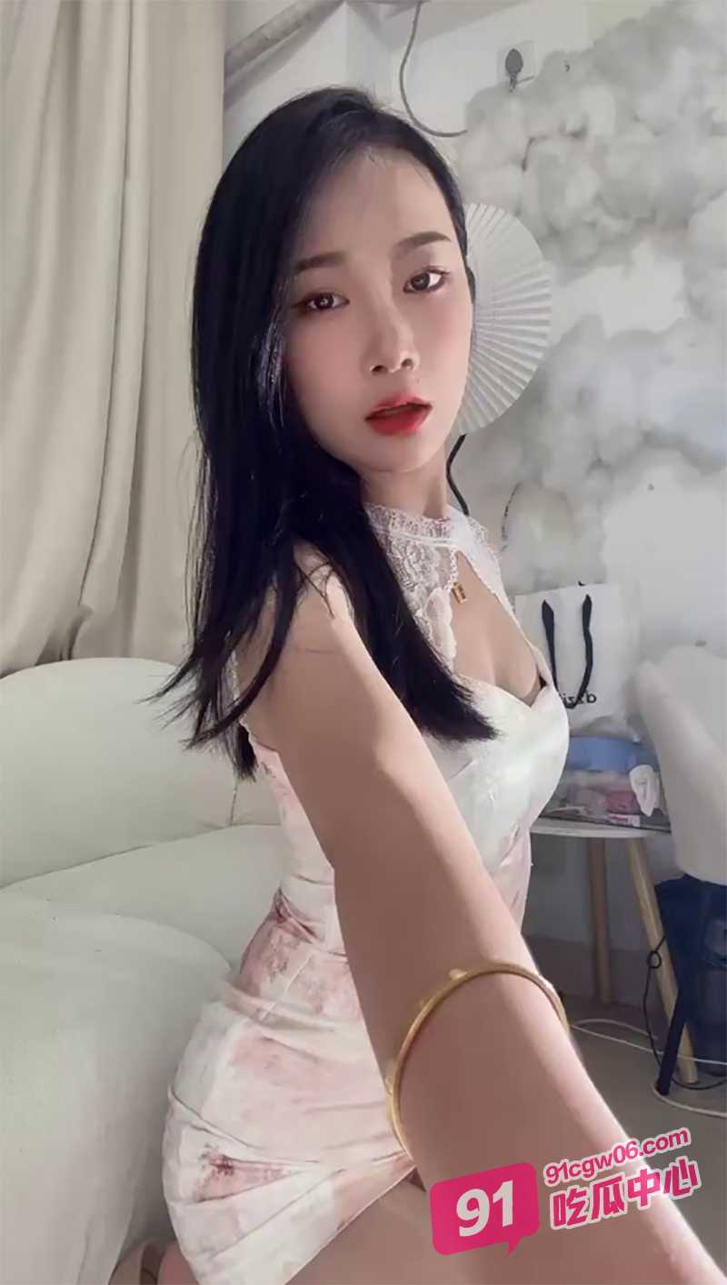 抖音200w粉丝网红保护好溪溪 大量付费私拍流出 多场景展示诱人妖娆身材！ 配图
