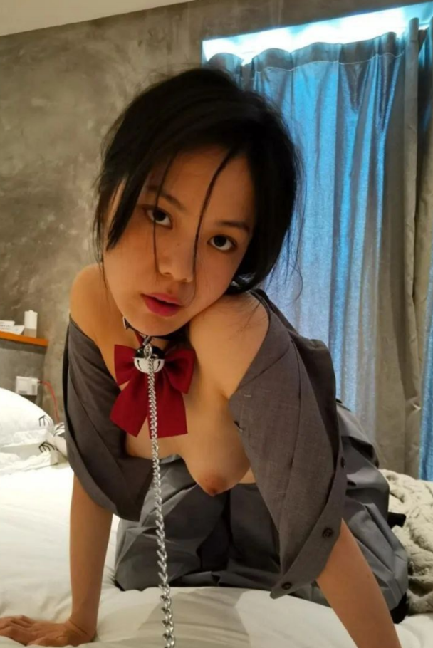 新婚夫妇大玩SM全泄密流出 带狗链沦为老公的性虐玩物 配图4