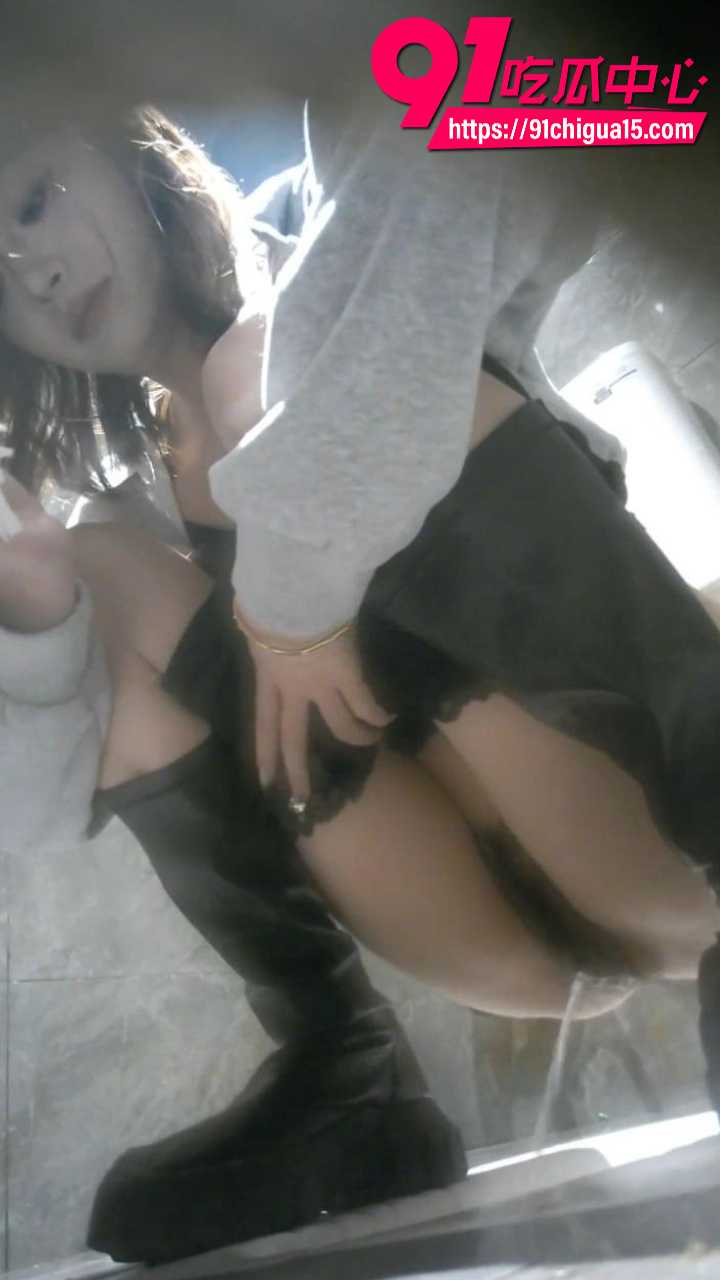厕拍北京三里屯酒吧极品小姐姐2