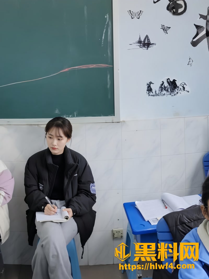 青海师大文学院气质学姐 陆知夏 与学长性爱视频 校花皮囊下是彻底的精液便器
