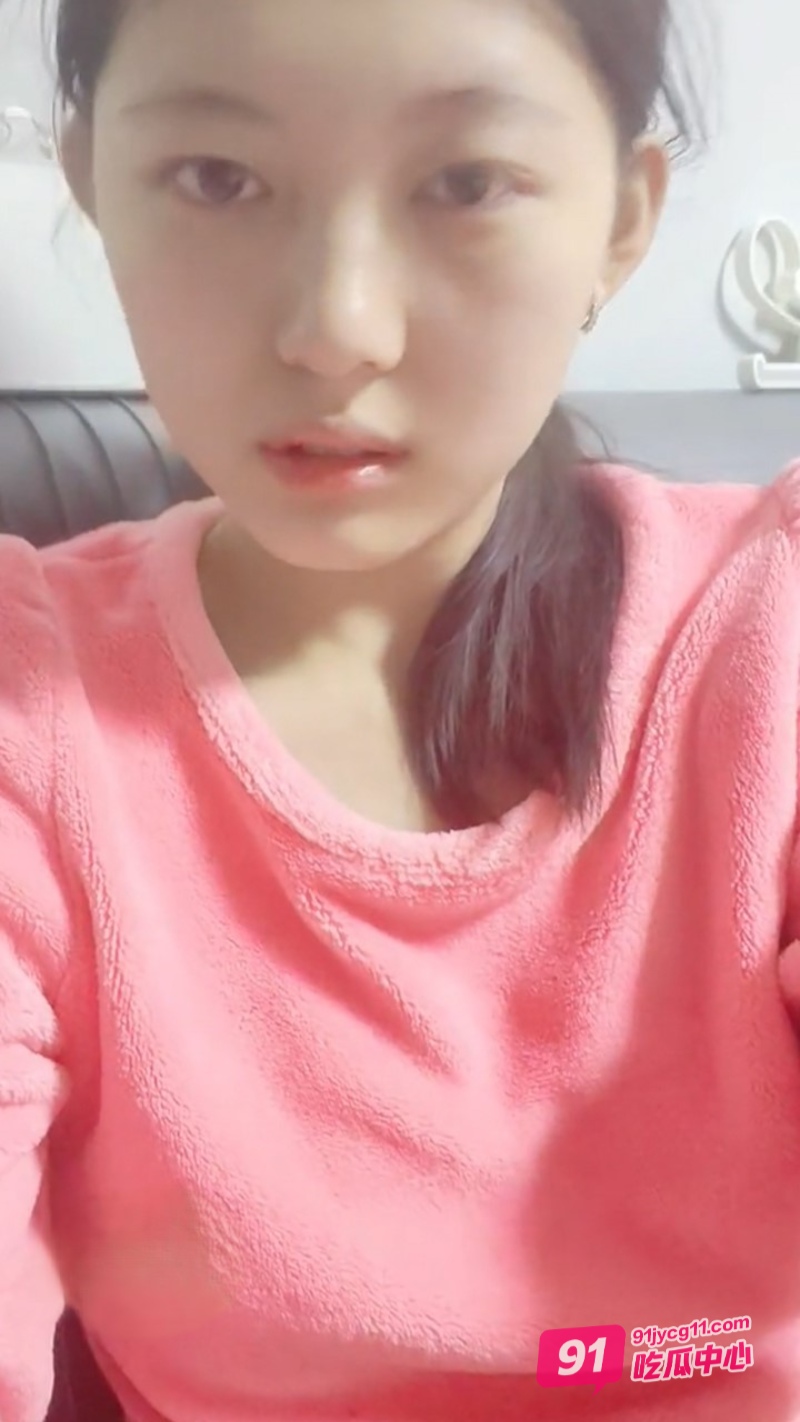 抖音网红大号也叫我仔仔多人运动 清纯可爱的外表竟这么骚？ 配图6