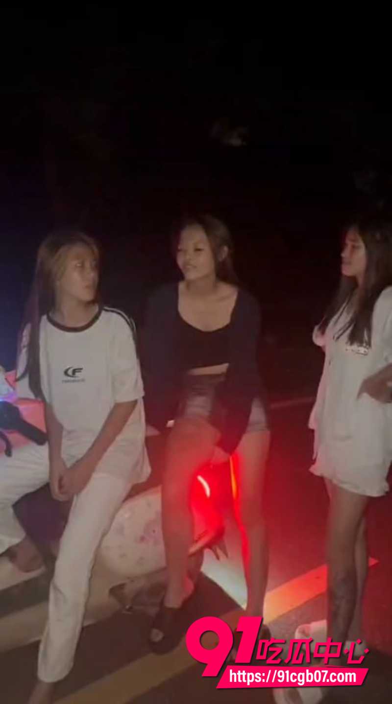 爆炸级精神小妹2
