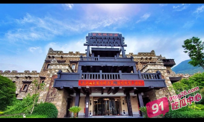 6_W_800px.jpg