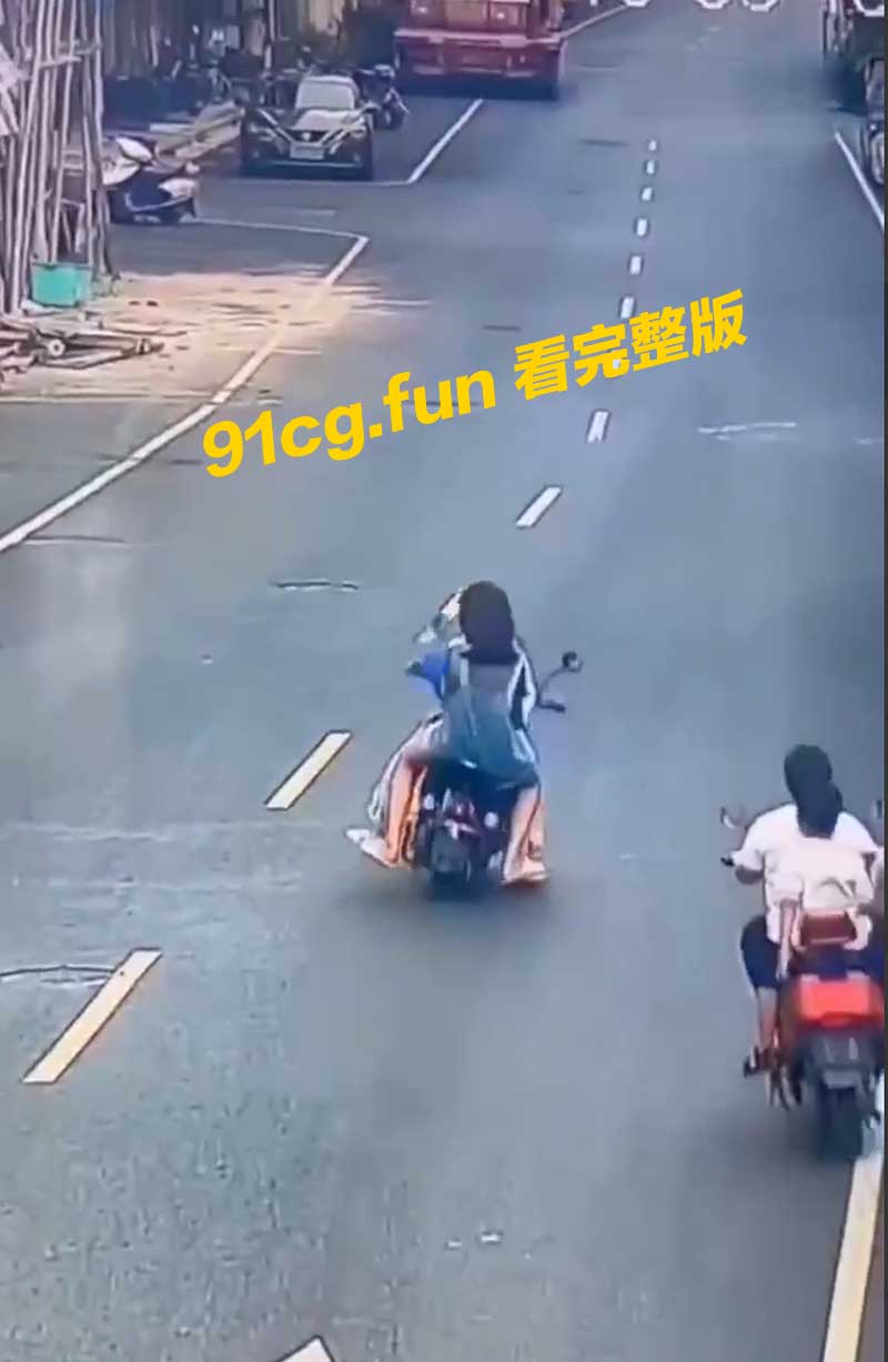 爆胎1.jpg 爆胎1.jpg