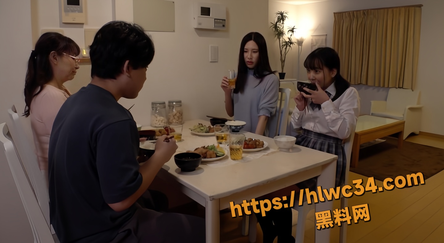 日本成人综艺 被洗脑的家庭 乱伦射线枪控制三代女性 彻底沦为淫乱性奴
