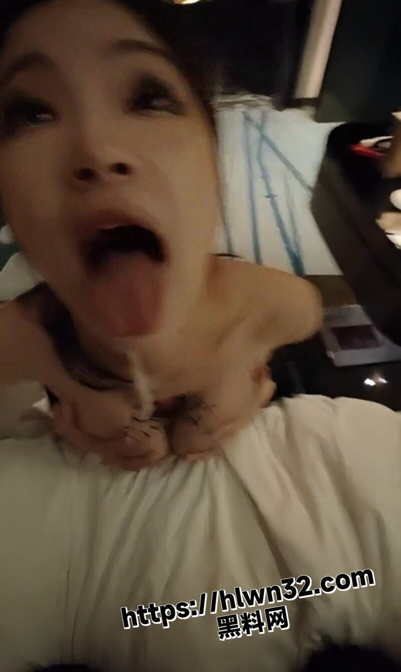重磅核弹全网独家 重金自购cheesedoggy 抽象网黄界天花板 各种姿势抽插自慰翻白眼淫语不断！