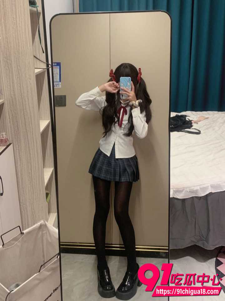 四川03年小母狗胡洁喜欢自慰揉胸4