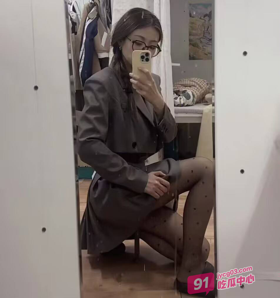 广州职院女神赵慧私拍激情片流出 意外泄露引发网友疯传！ 配图3