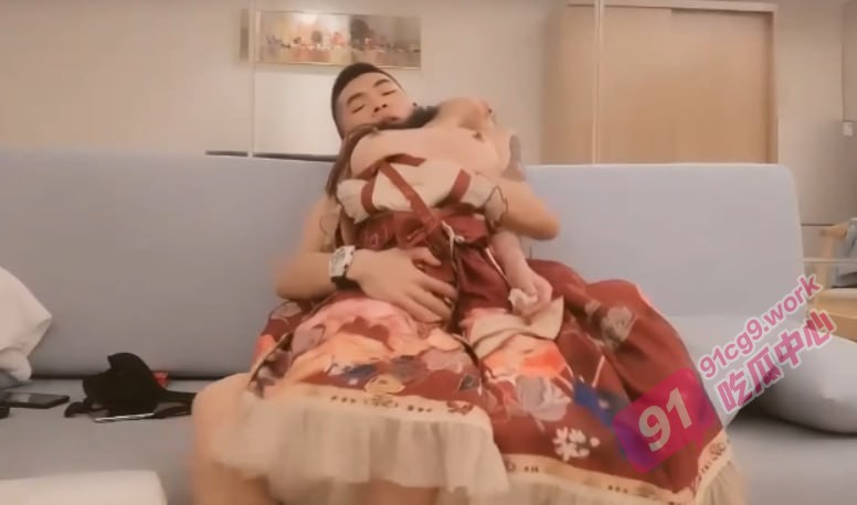 萝莉推荐~19岁极品年轻小lo娘 洛丽塔服装反差感十足 年度最值得观看的作品之一
