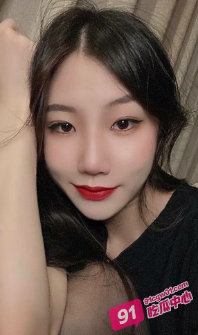 极品身材网红 八月未央 情趣制服黑丝自慰大秀合集 完美身材火辣妖娆！ 配图3