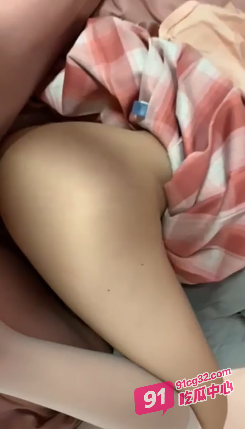 杭州JK学生妹张涵 酒店大战黑皮体育生疯狂榨精！ 配图6