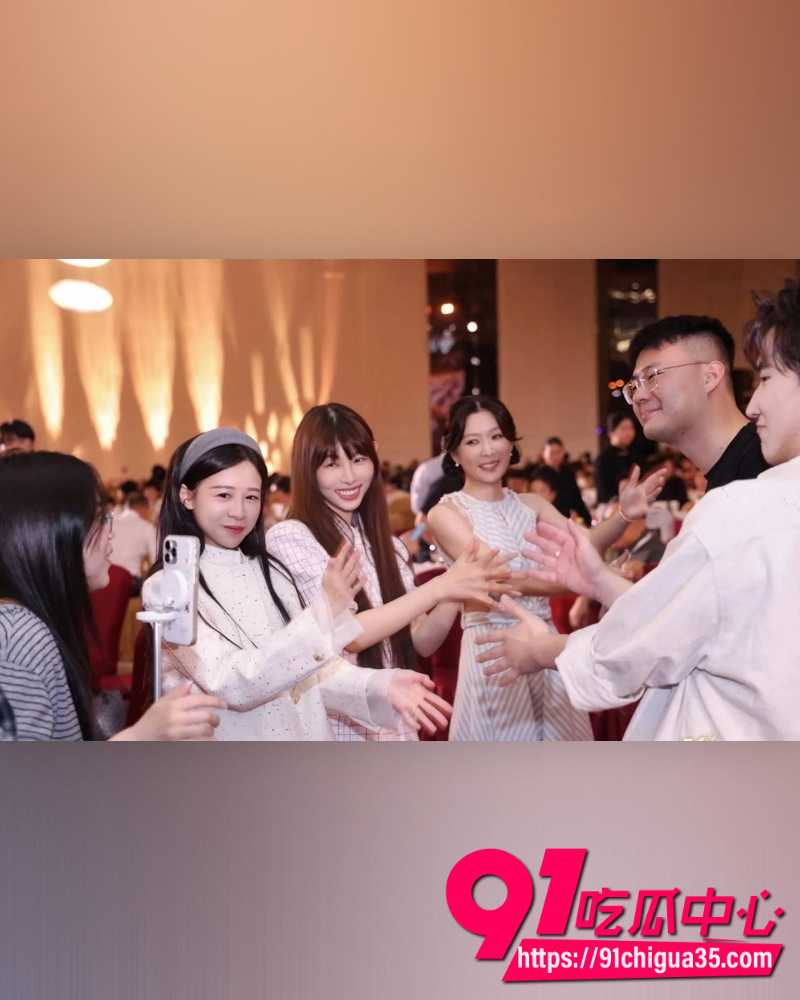 洁丽雅40周年庆成豪门伦理大瓜 4