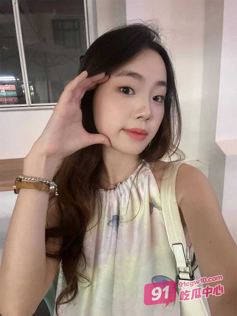 新加坡留学生刘冰 被前男友曝出在留学乱搞 约炮同校王子明拍摄不雅视频流出 配图3