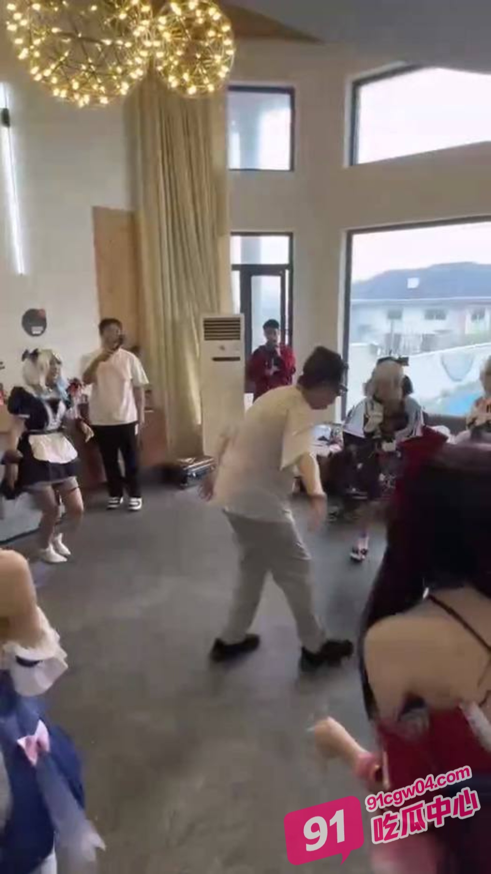 浙江杭州mcn圆梦阁二次元漫展变淫趴？重现高老庄猪八戒蒙眼抓媳妇儿大场面 配图14