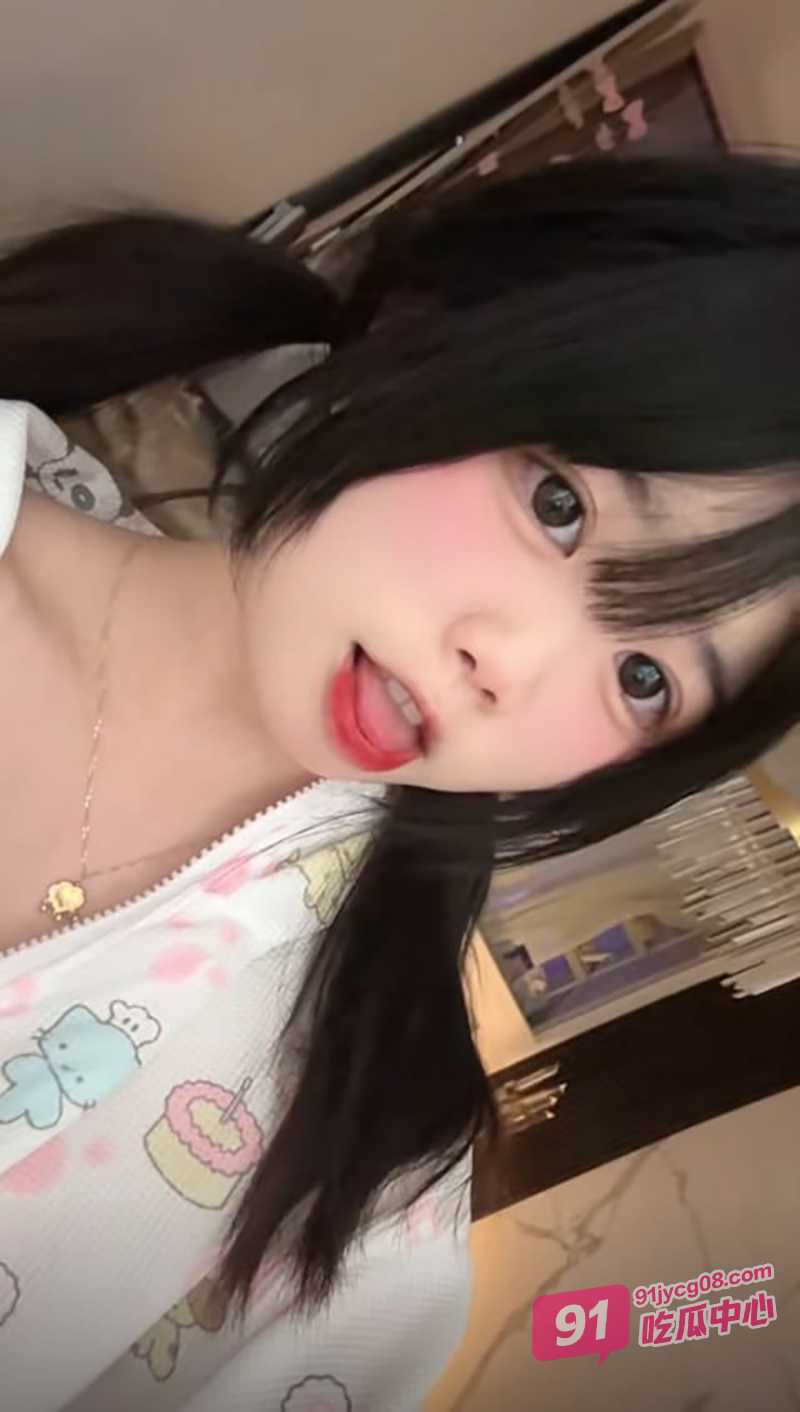 抖音萝莉系网红幸酱 最新私拍流出 无辜脸小萝莉泳池边全露自摸！ 配图3