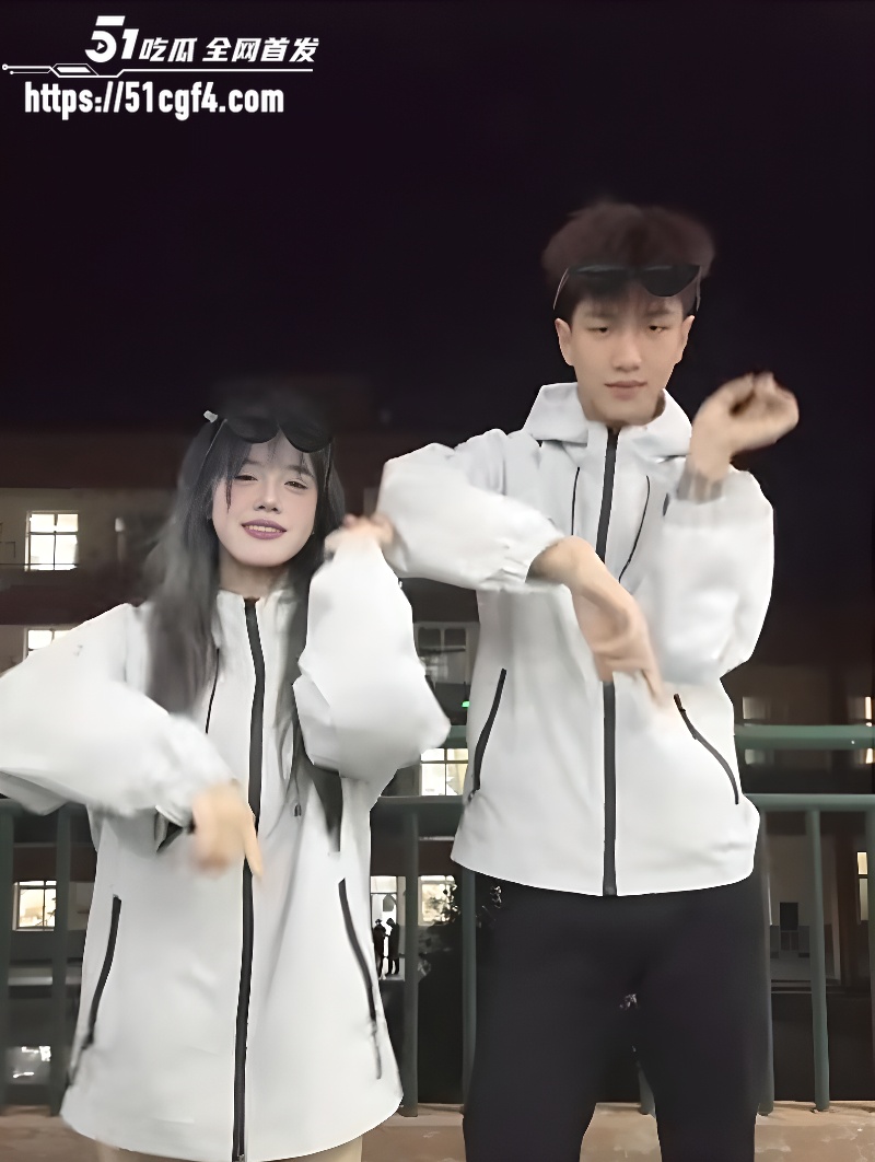 抖音啵啵牛团队成员  悦悦和小帅 5