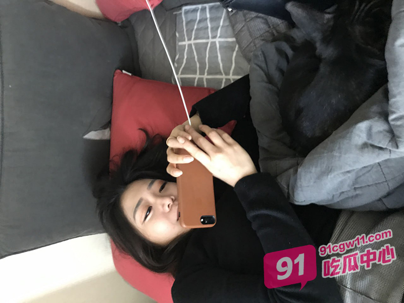 广东反差婊何穗欣视频曝光 清纯外表下是条淫荡母狗 简直比站街女还骚！ 配图3