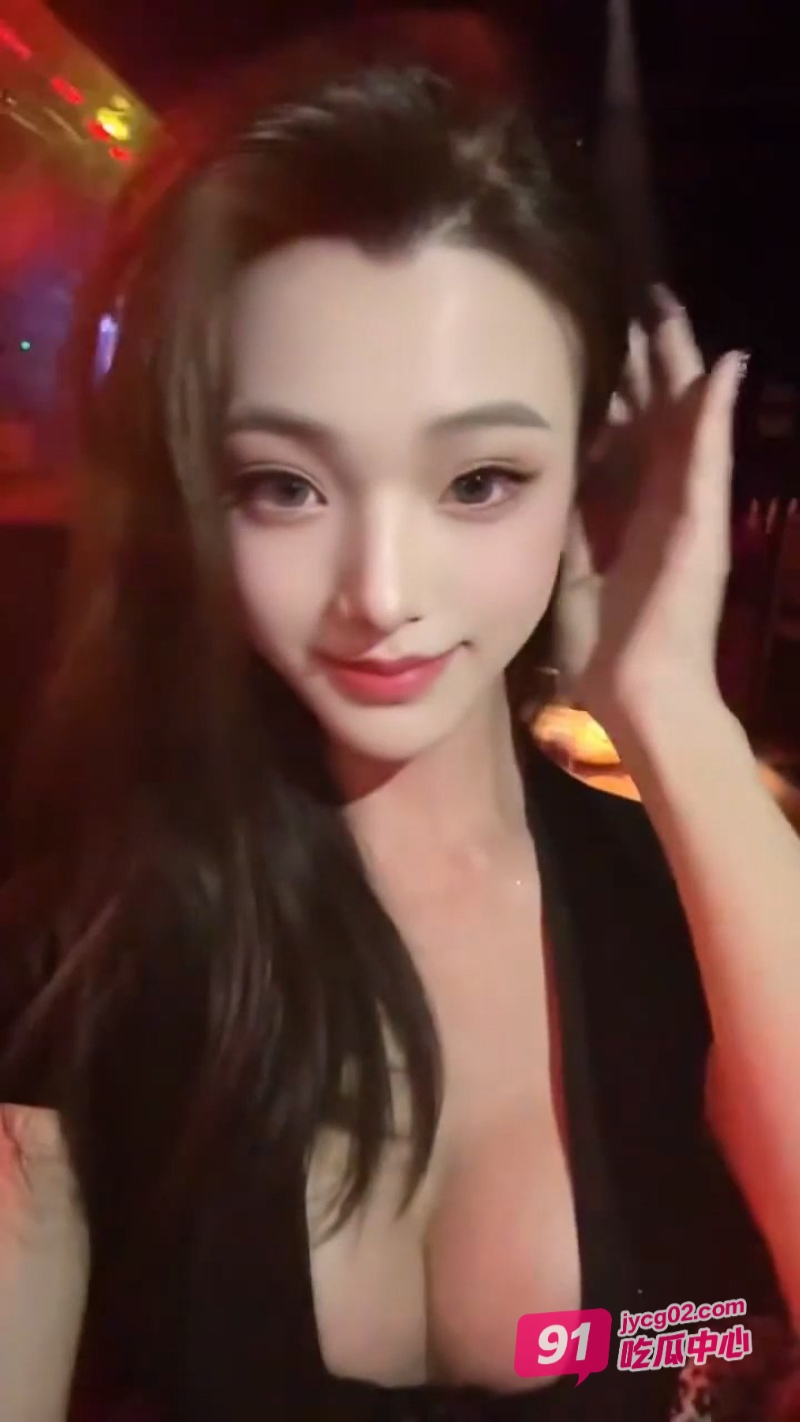 网红Sam老师私拍汇总 床上性爱显露性奴的本性！ 配图