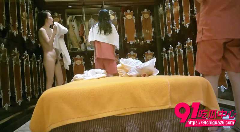 澡堂高颜值少妇偷拍4