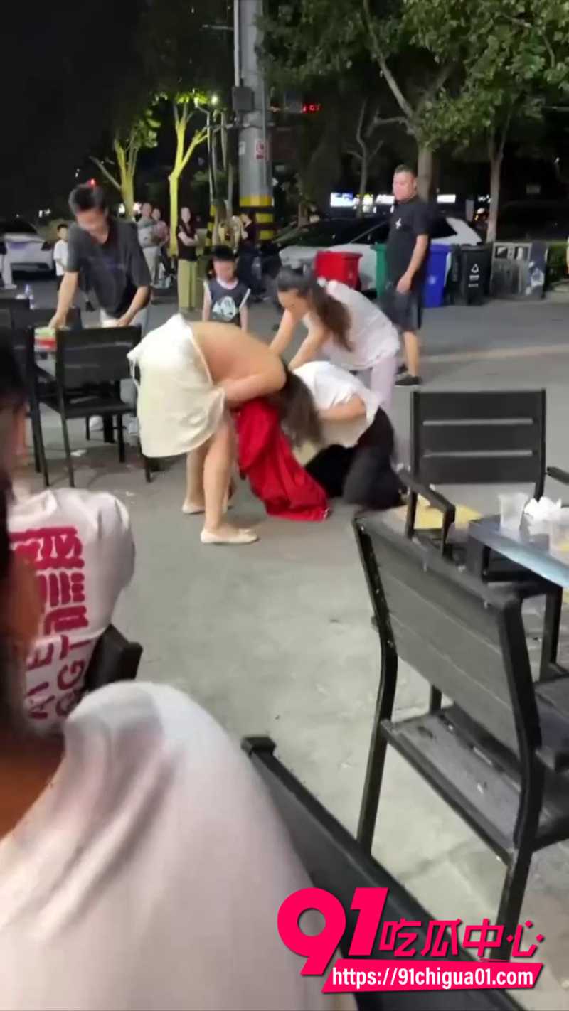 原配怒打小三1