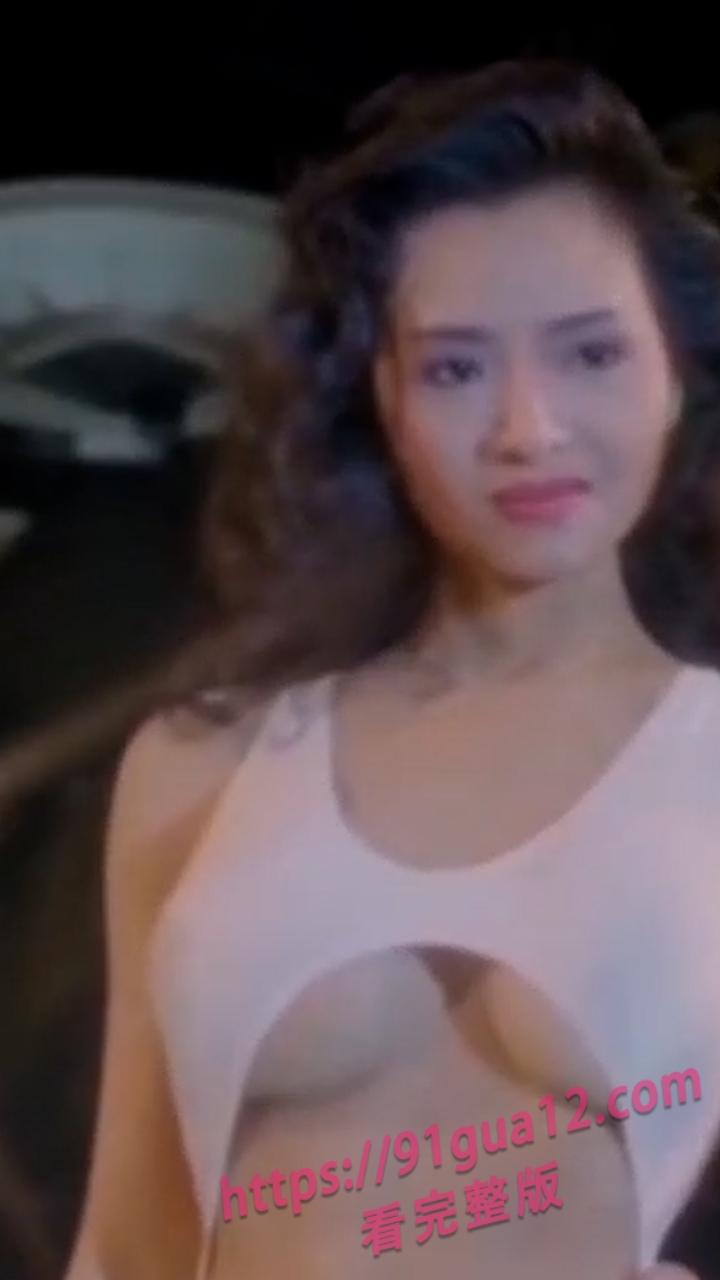 香港三级女皇叶子楣亮相香港慈善夜！不老容颜引人争抢合照