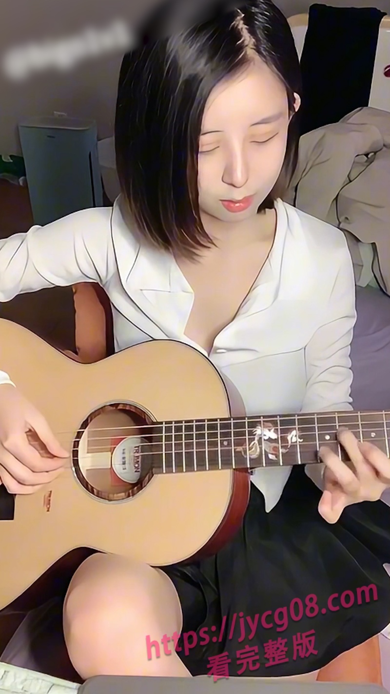 小妲己主播小舒直播间自弹自唱甜美可人 私下扣逼自慰白浆直冒 配图4