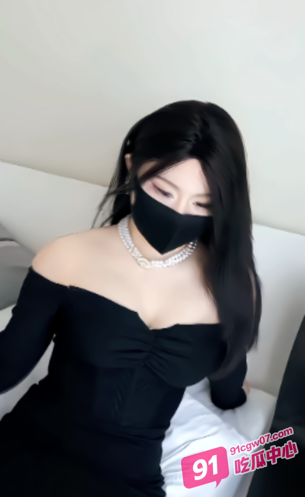 Onlyfans网黄 台北娜娜 首次肛交内射体验首映屏幕 完美白虎逼蜜桃臀被精液灌满 配图3