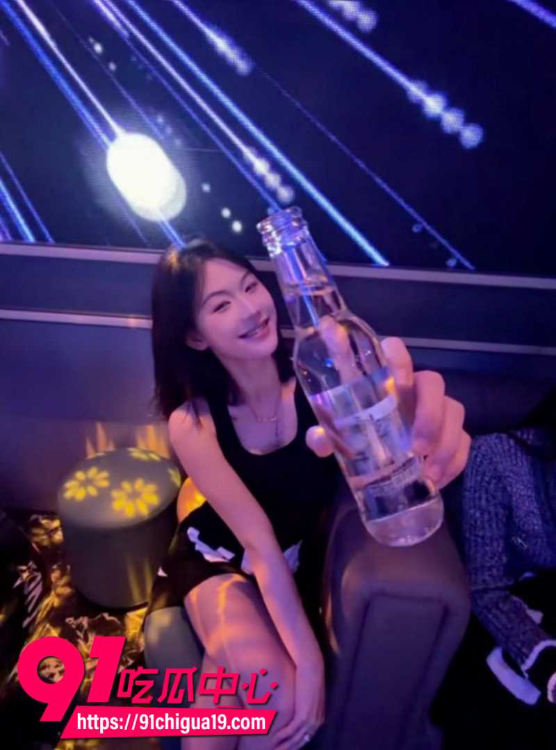 快手10W粉丝女网红富小春早期不雅视频曝光6 快手10W粉丝女网红富小春早期不雅视频曝光6