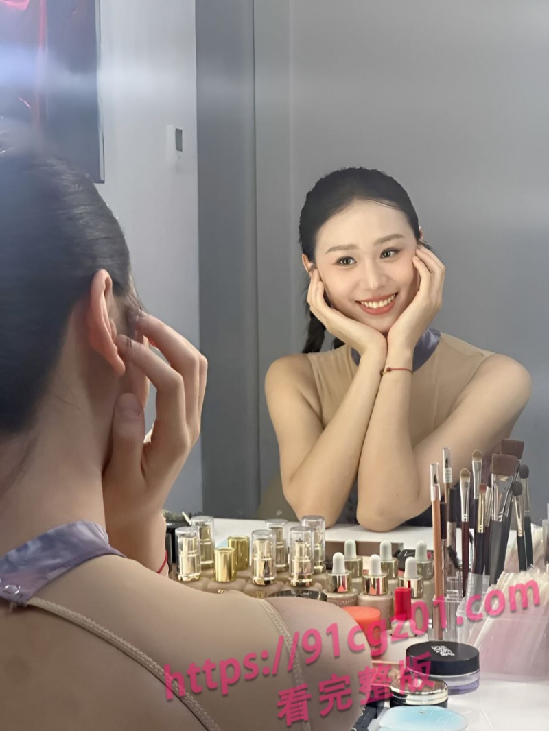 瓜友投稿前女友侯景岚兼职做家教 却被学生家长拿下沦为舞蹈媛