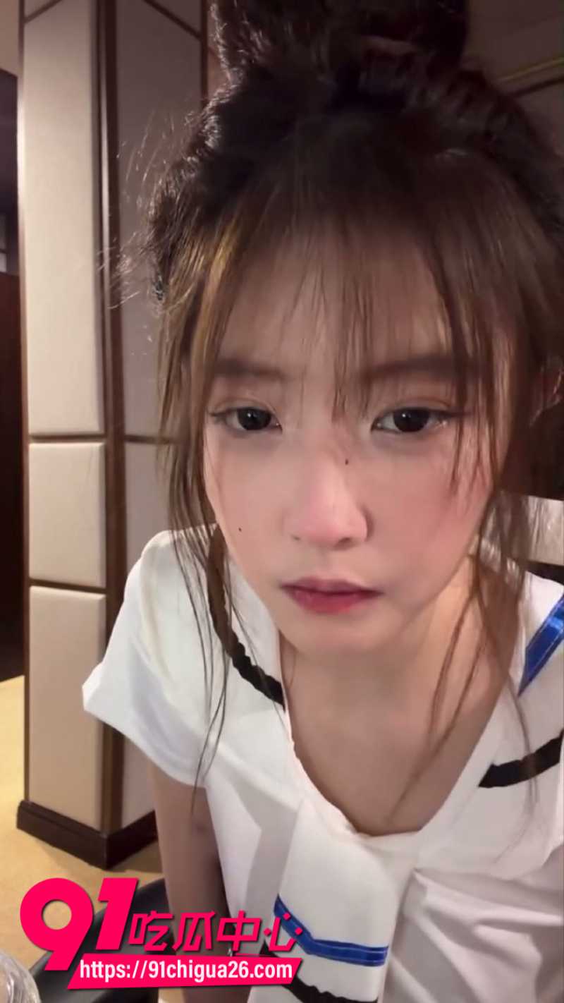 抖音847W粉丝女网红杀猪饲料直播走光2 抖音847W粉丝女网红杀猪饲料直播走光2