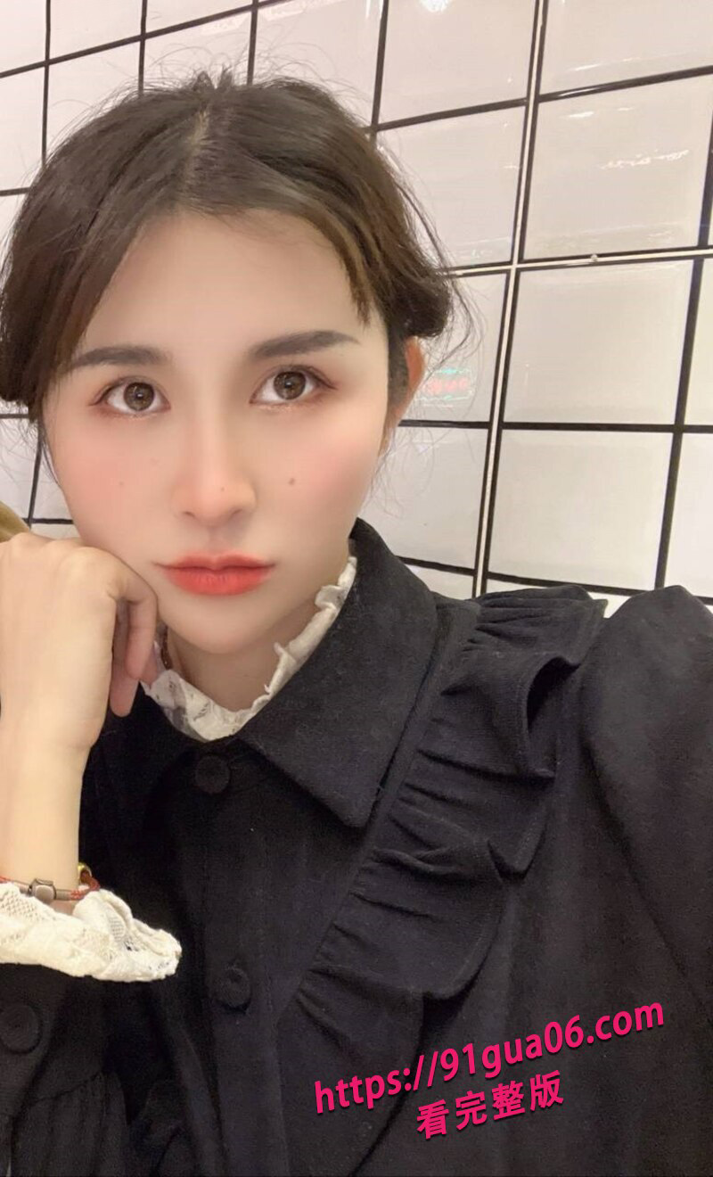 南阳艺术学院刘媛鑫私拍流出 情趣制服表露骚气一面