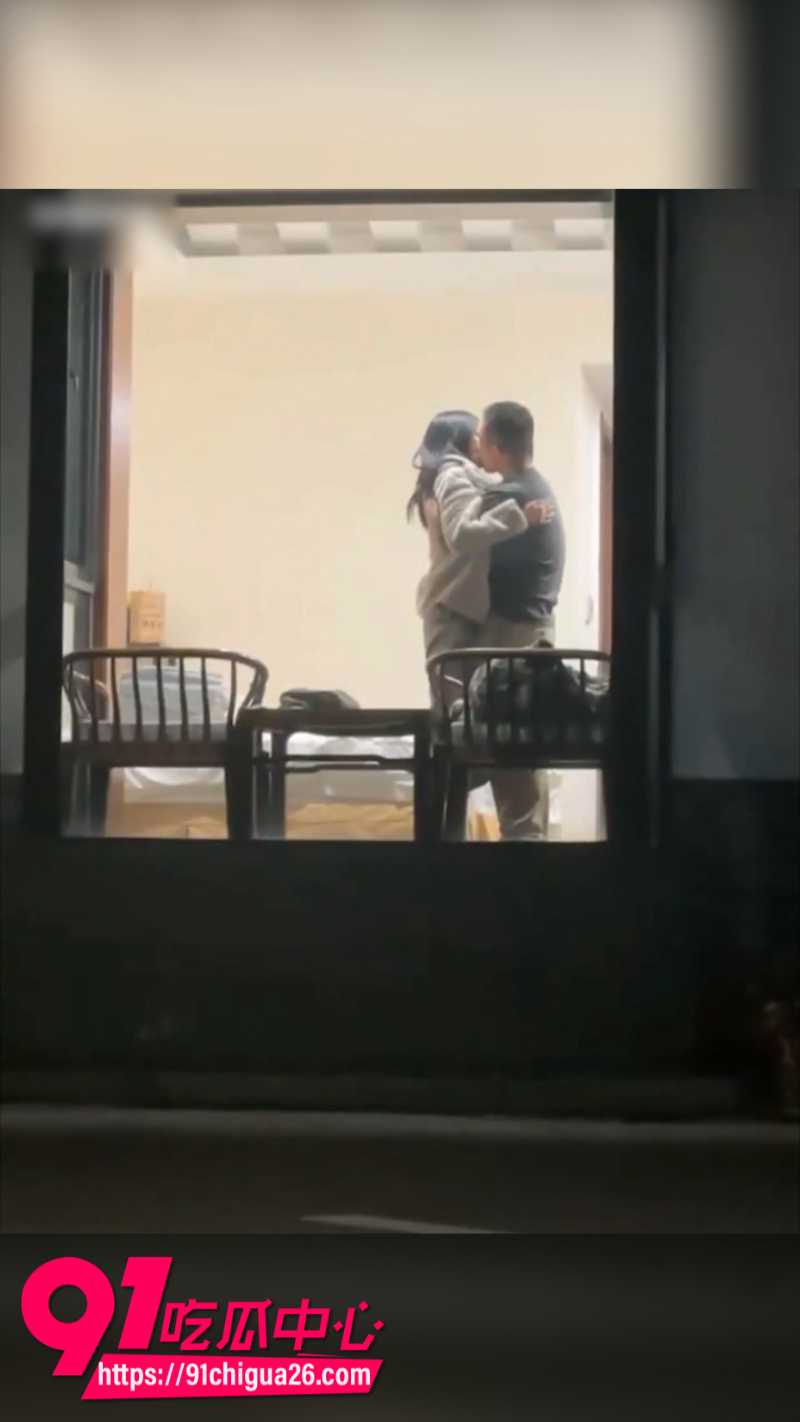 中国农业大学男老师勾引女学生酒店约炮2