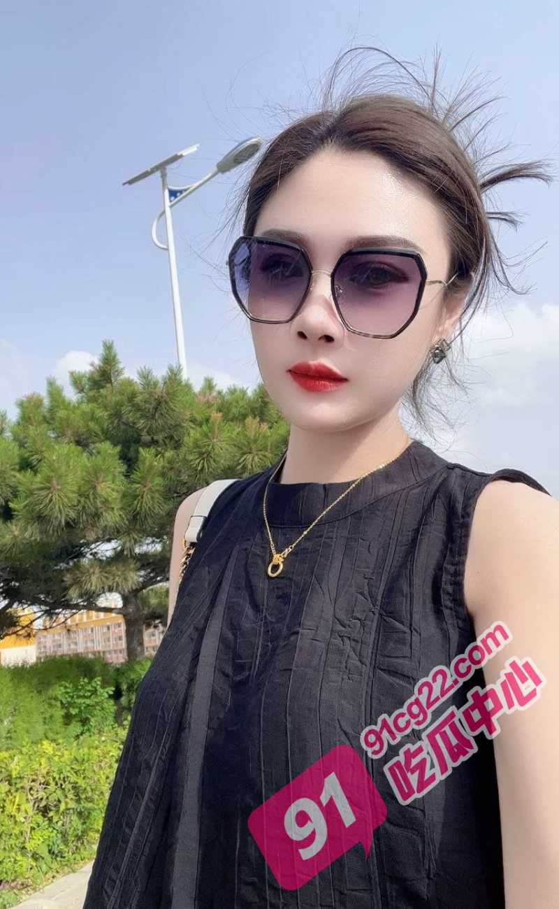 苏州吴中区酒店经理沈梦佳 工作酒店偷情 担心被同事发现全程憋叫！ 配图2