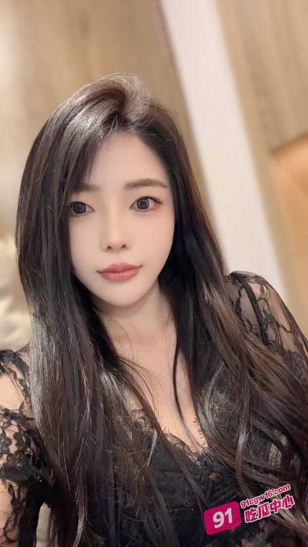 少妇车内激情口交自拍～浓精于口腔中迸发 自拍特写展示车震大场面！
