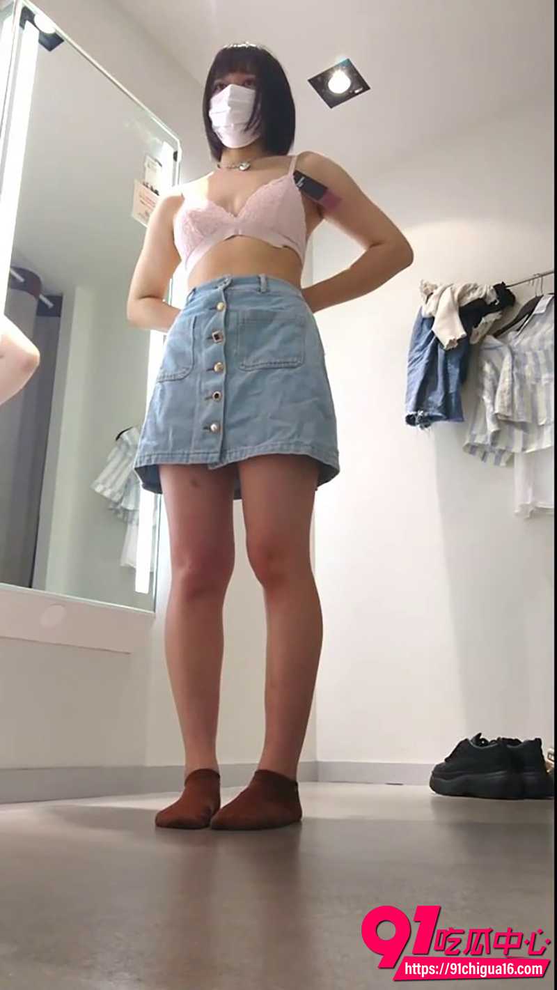 女教室换装偷拍 2